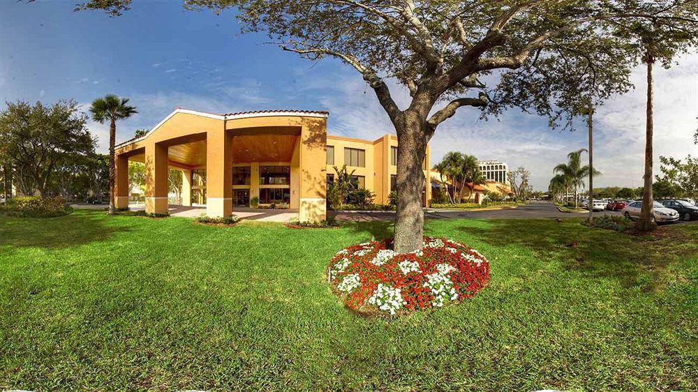 Courtyard By Marriott Bradenton Sarasota/Riverfront Exterior photo