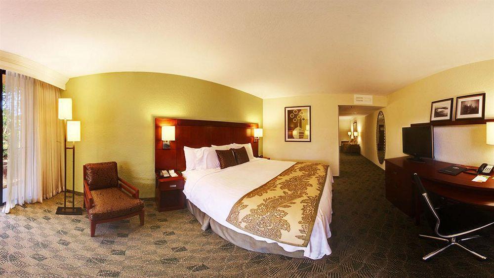 Courtyard By Marriott Bradenton Sarasota/Riverfront Exterior photo