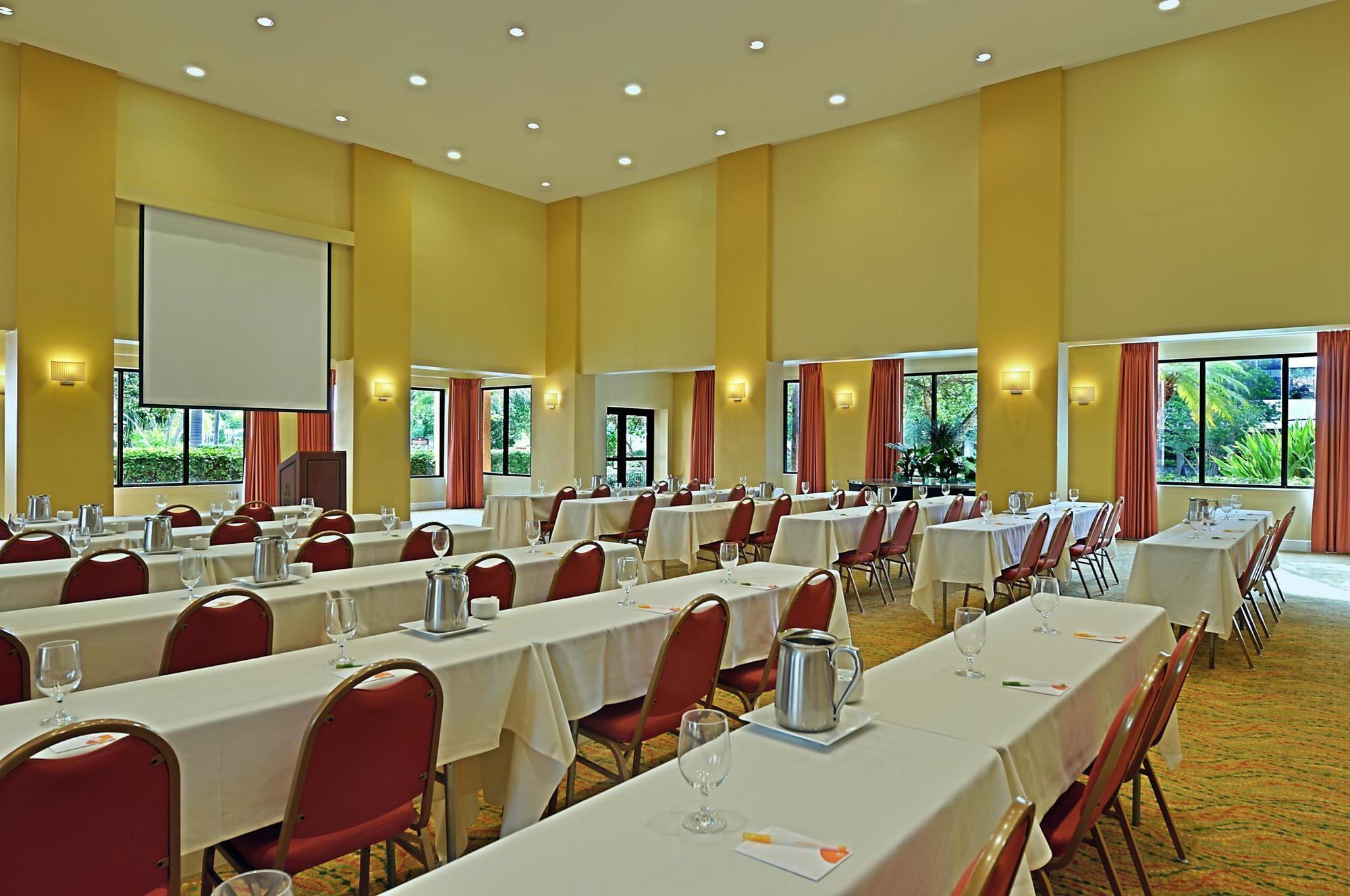 Courtyard By Marriott Bradenton Sarasota/Riverfront Exterior photo