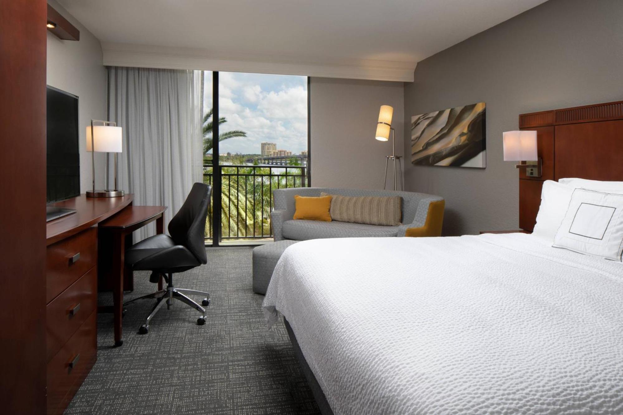 Courtyard By Marriott Bradenton Sarasota/Riverfront Exterior photo