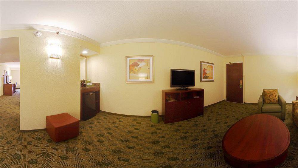 Courtyard By Marriott Bradenton Sarasota/Riverfront Exterior photo